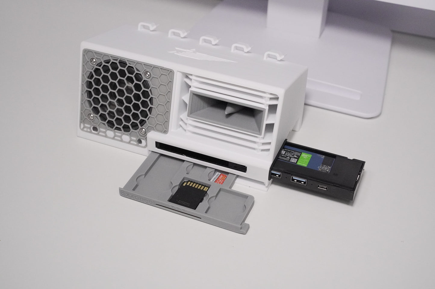 ArenaSound CreatorDoc | Ultra USB Hub Gear for Creators | m.2 NVME SSD, SD/TF, USB 2.0 & USB C Ports | White & Gray