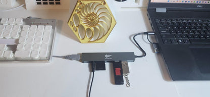 8 in 1 USB C Hub & Multiport Adapter Laptop Docking Station with Usb-A, Usb-C, SD.TF Card Reader, 3.5mm Audio Jack Power Delivery