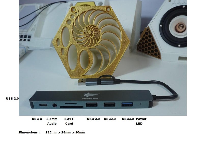 8 in 1 USB C Hub & Multiport Adapter Laptop Docking Station with Usb-A, Usb-C, SD.TF Card Reader, 3.5mm Audio Jack Power Delivery