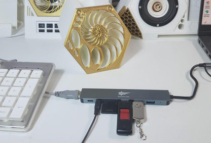 8 in 1 USB C Hub & Multiport Adapter Laptop Docking Station with Usb-A, Usb-C, SD.TF Card Reader, 3.5mm Audio Jack Power Delivery