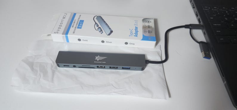 8 in 1 USB C Hub & Multiport Adapter Laptop Docking Station with Usb-A, Usb-C, SD.TF Card Reader, 3.5mm Audio Jack Power Delivery